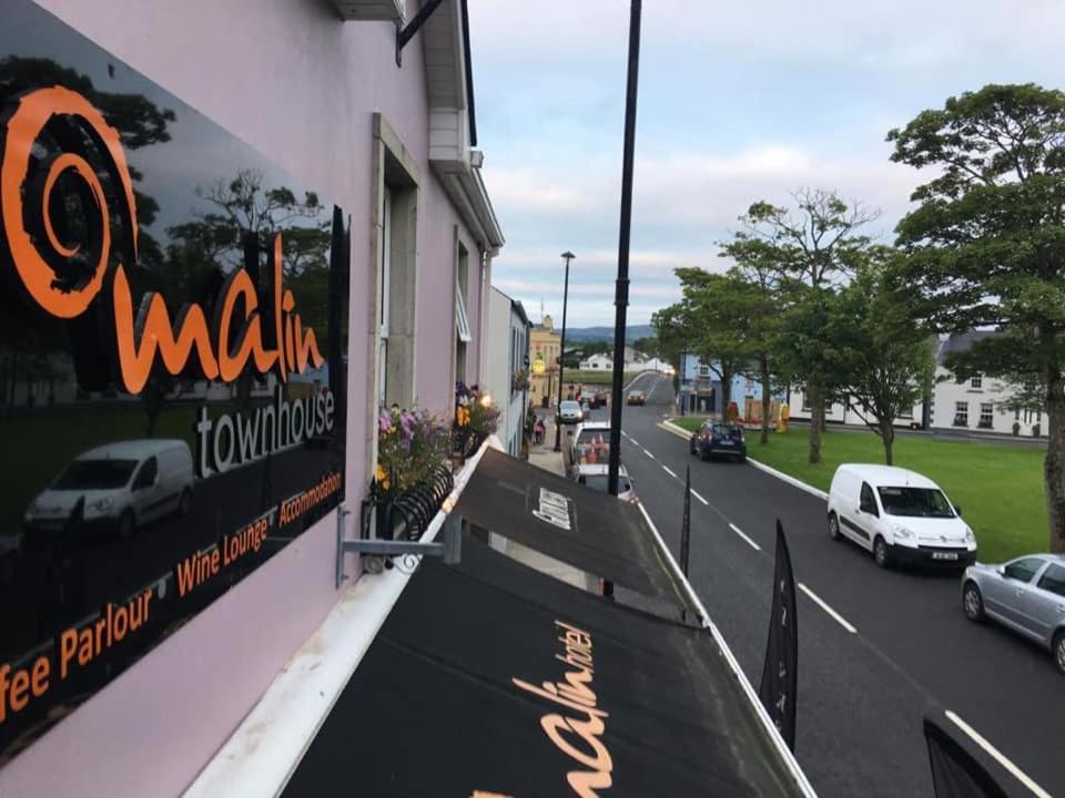 Malin Townhouse Guest House Екстериор снимка
