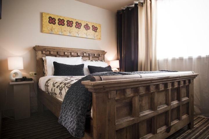 Malin Townhouse Guest House Екстериор снимка